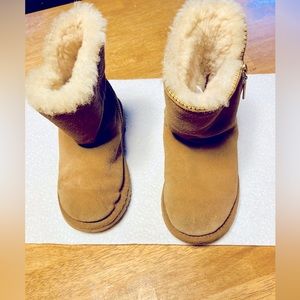 Girl’s size 12 UGG furry boots light brown with zipper detail/trim